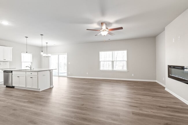 Building Photo - Modern Living in Stoneygreen | Open Concept + Loft + Private Backyard