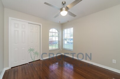 Building Photo - Move-In Ready 3BR/2BA with Brand-New Kitchen, Fireplace & Fenced Yard!