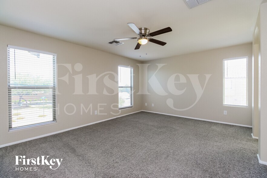 Building Photo - 29110 N Rosewood Dr