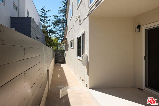 Building Photo - 1223 23rd St