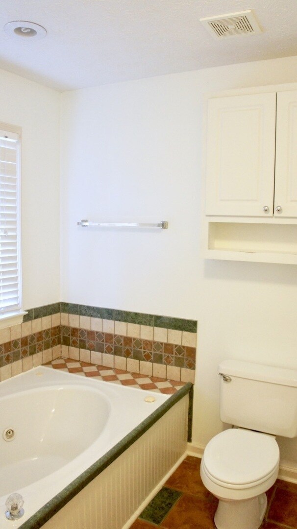 Building Photo - 3304 Chariot Ct