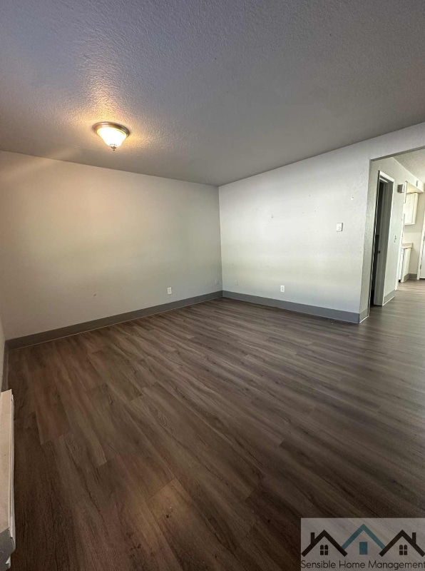 Building Photo - 523 4th Ave S