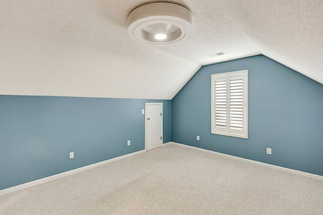 Building Photo - Beautiful Home in The Hamlets