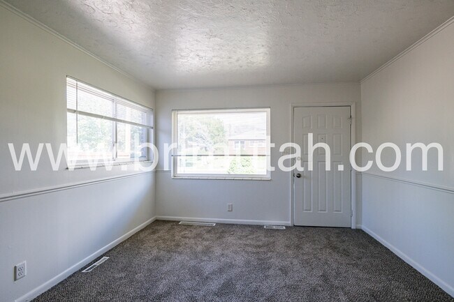 Building Photo - 5856 S 157 W