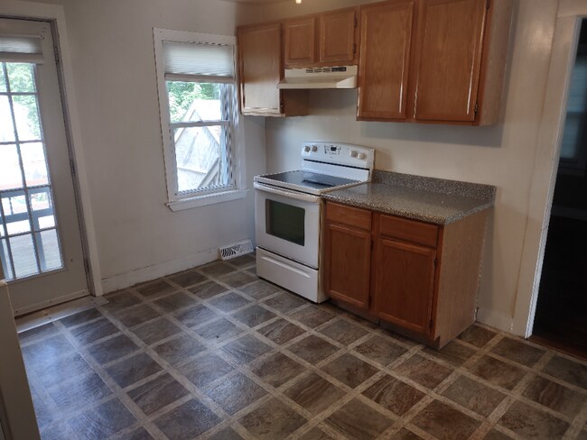 Building Photo - 18 Nolan St