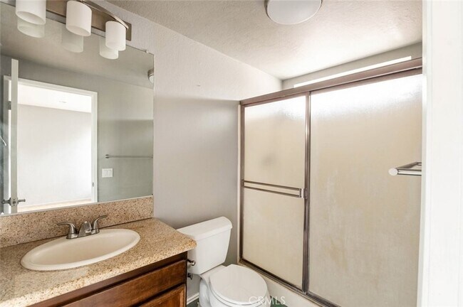 Building Photo - 1244 Valley View Rd