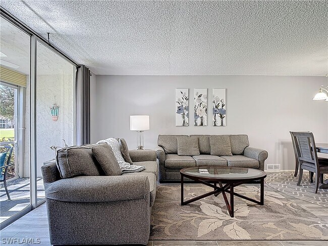 Building Photo - 200 Turtle Lake Ct