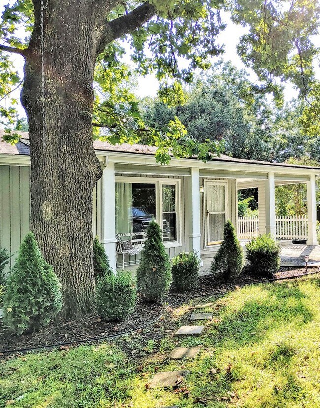 Building Photo - 1390 Park Ave NW