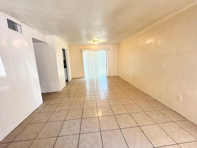 Interior Photo - Kennedy Rd. - 1221 Unit 43