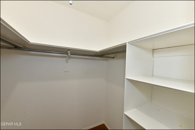 Building Photo - 6201 Escondido Dr