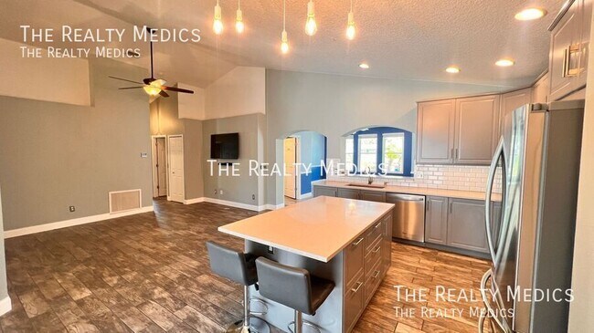 Building Photo - 7344 Grotto Ave