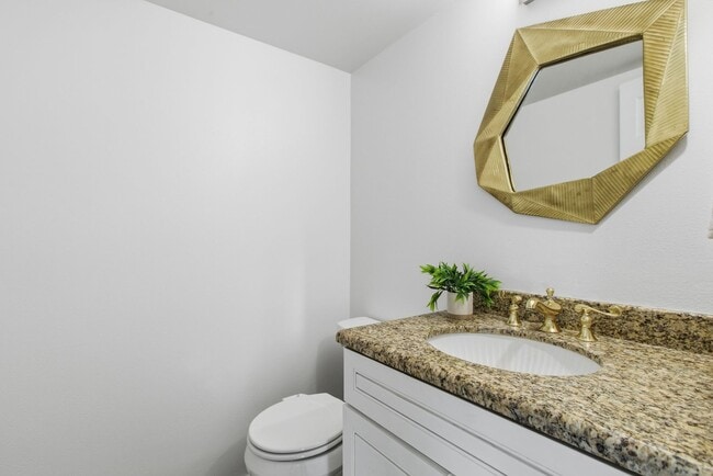 Building Photo - Charming Home in the Heart of Gig Harbor