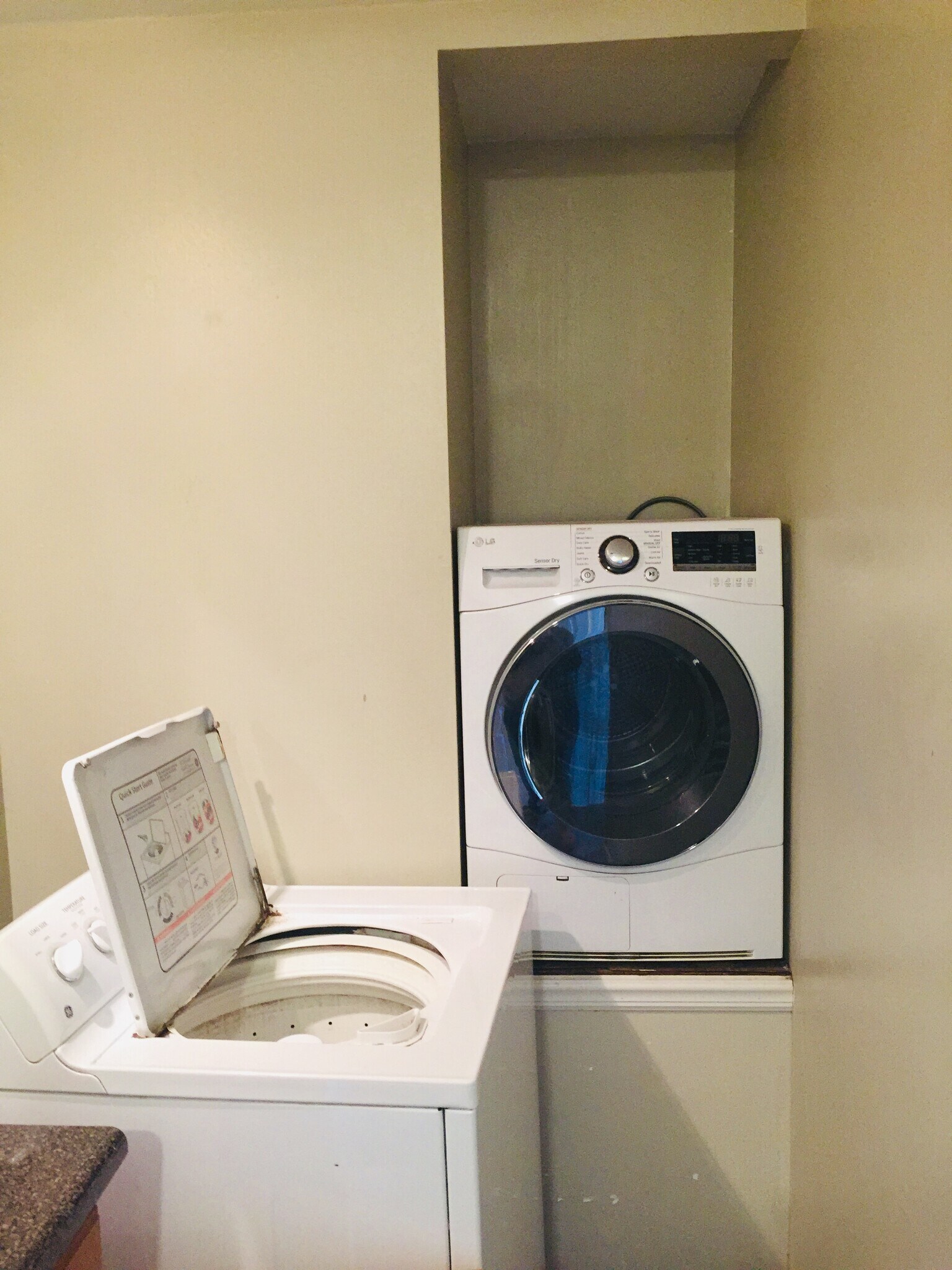 Main Bathroom - 329 E Green Meadow Dr