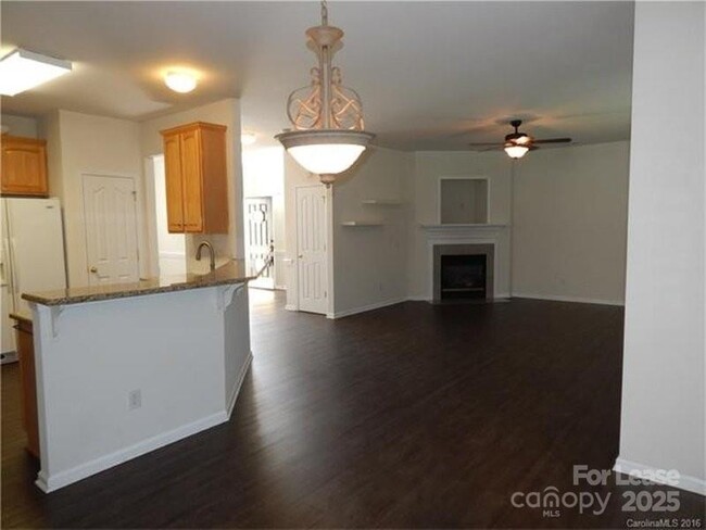 Building Photo - 17130 Cambridge Woods Ct