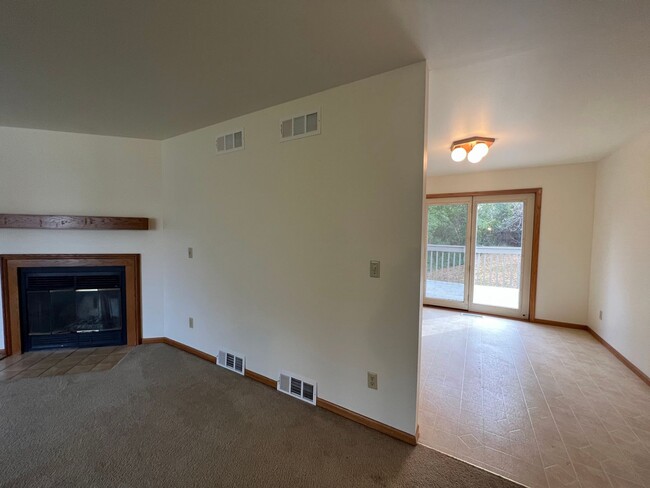 Building Photo - Lacy Road Duplex