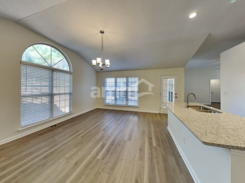 Building Photo - 12619 Waterfall Pl