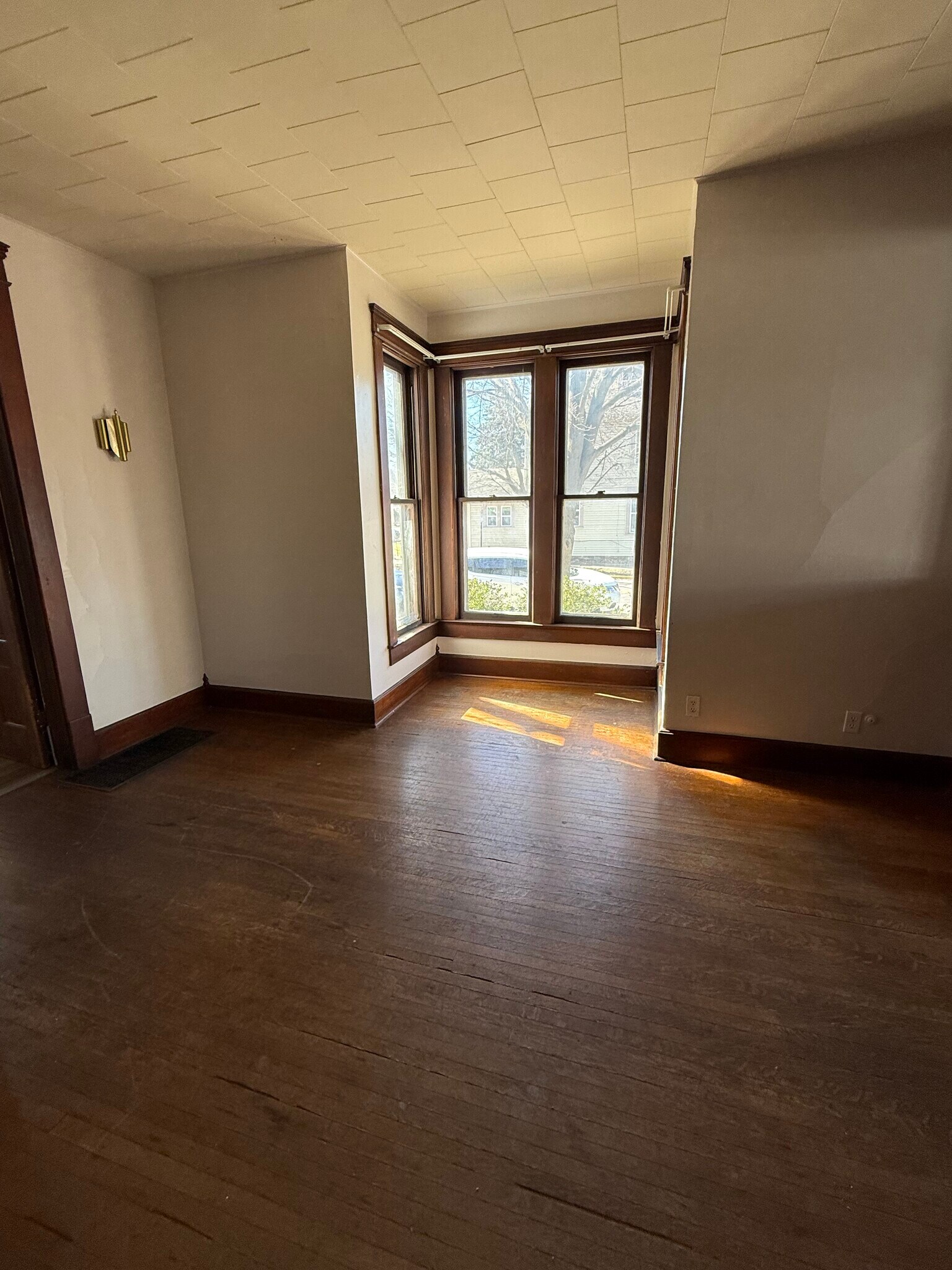 Building Photo - 315 N 10th St