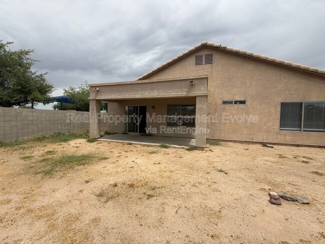 Building Photo - 1225 W Shumway Farm Rd
