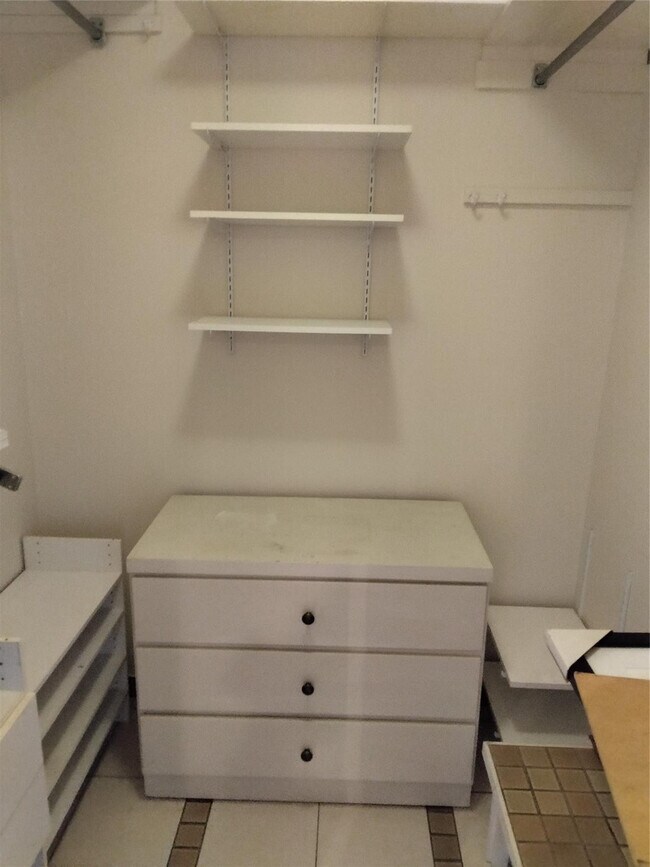 Building Photo - 1200 Hibiscus Ave