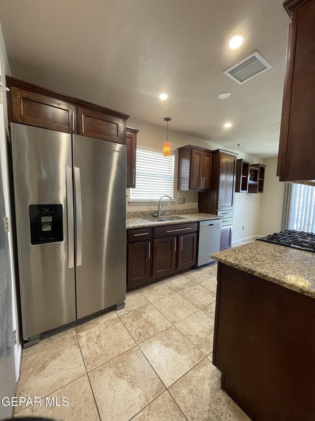 Building Photo - 5432 Thornridge Cir