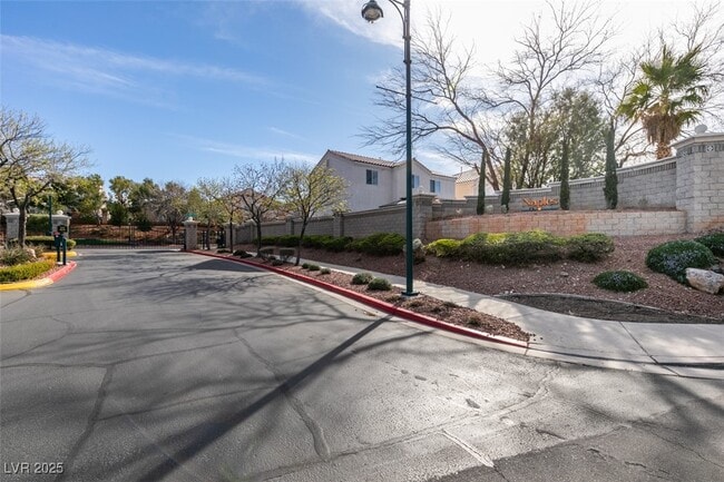 Building Photo - 1581 Peaceful Pine St