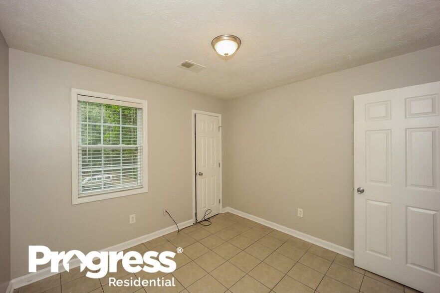 Building Photo - 5539 Hall Cir