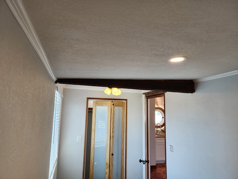 Building Photo - 3684 43rd St