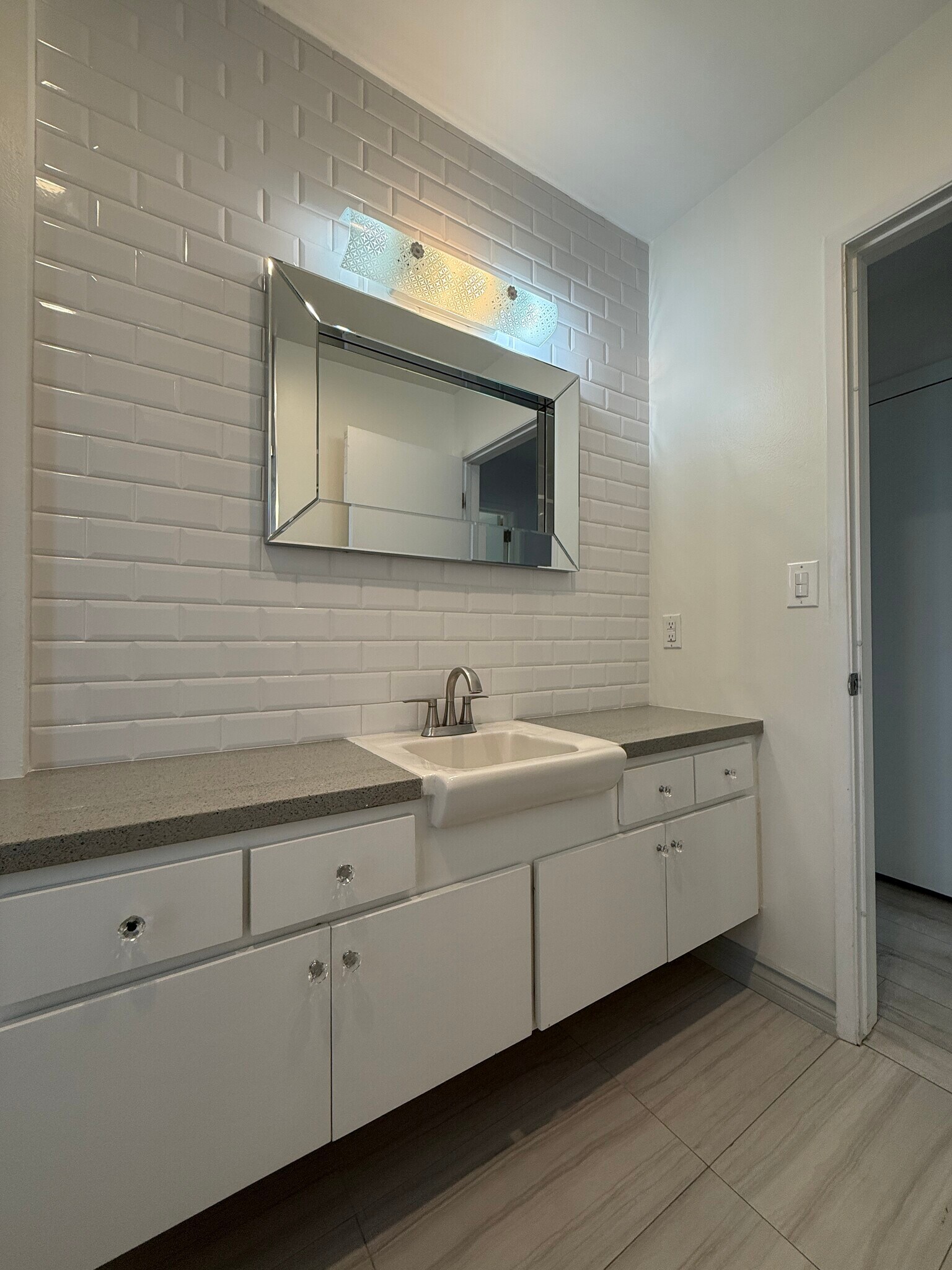 Building Photo - 1214 Rutland Rd