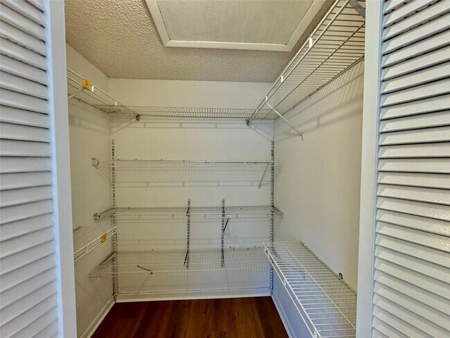 Building Photo - 5361 Buckhead Cir