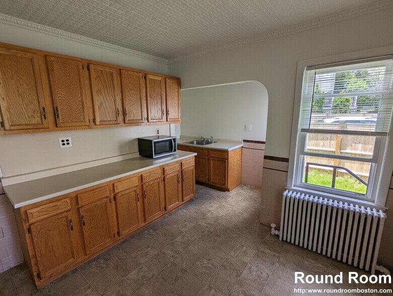 Building Photo - 33 Winship St