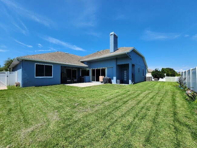 Building Photo - Beautiful 4 Bedroom 4 Bath Home In Ruskin