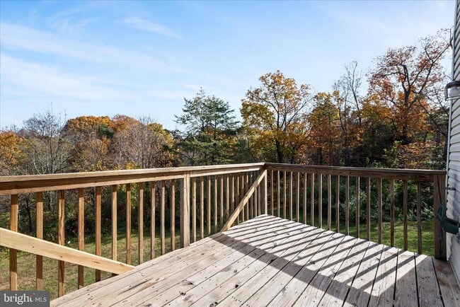 Building Photo - 400 Emily Ln