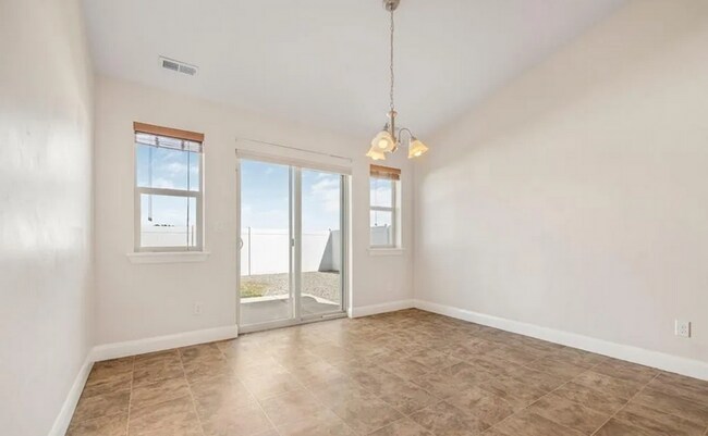 Building Photo - *$200 OFF FIRST MONTH RENT! | BEAUTIFUL 3 bed, 2 bath home in the desirable Summerfield Subdivision