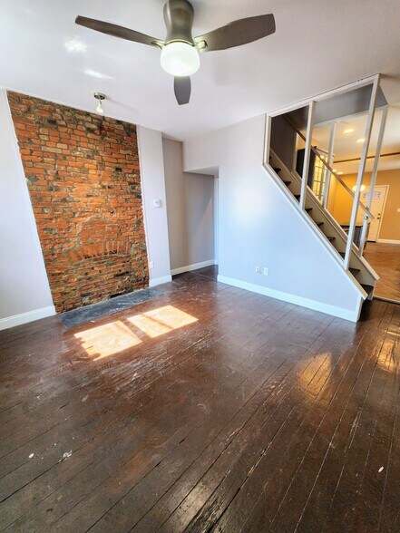 Building Photo - 311 37th St