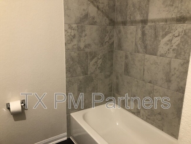Building Photo - 206 White Wing Ln