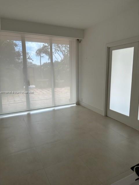 Building Photo - 151 Crandon Blvd