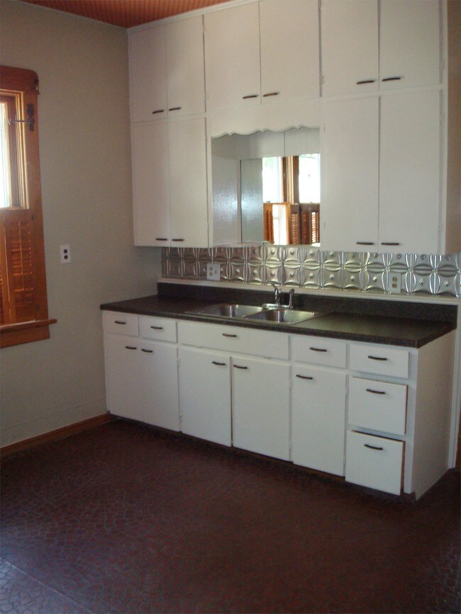 Building Photo - 540 S 9th St