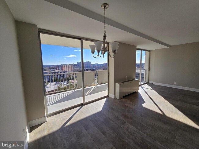 Building Photo - 301 N Beauregard St