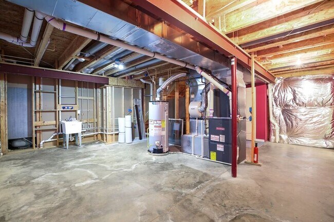 Building Photo - 7 Carson Dr