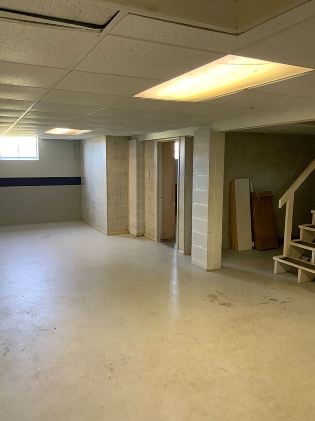 Building Photo - CONTRACT PENDING!! Upgraded in 2023 and mo...