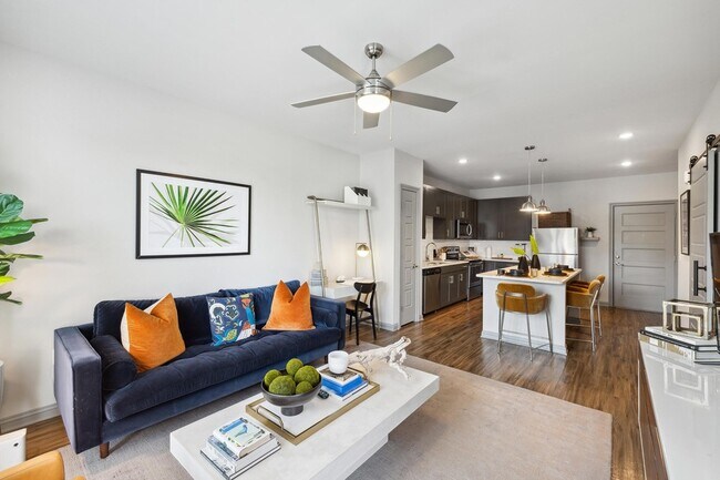 Building Photo - 601 Meeting St