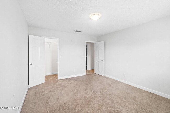 Building Photo - 136 Derby Woods Dr