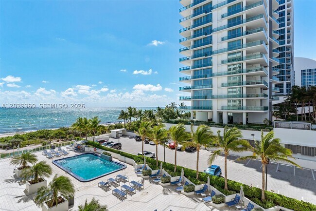 Building Photo - 6917 Collins Ave