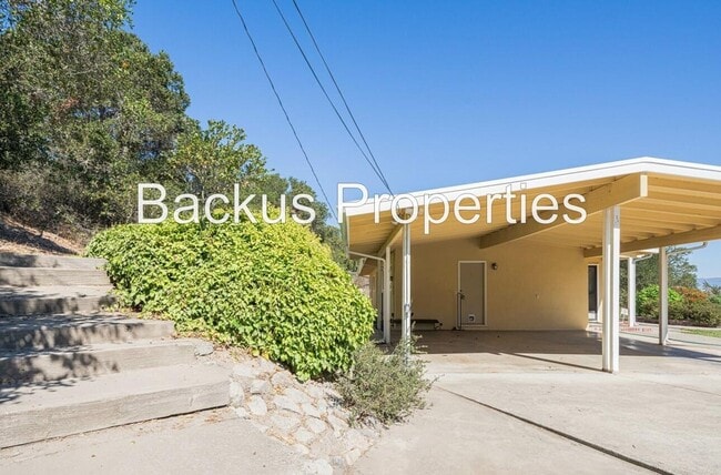 Building Photo - Great one-story home with the serenity of Pine Canyon