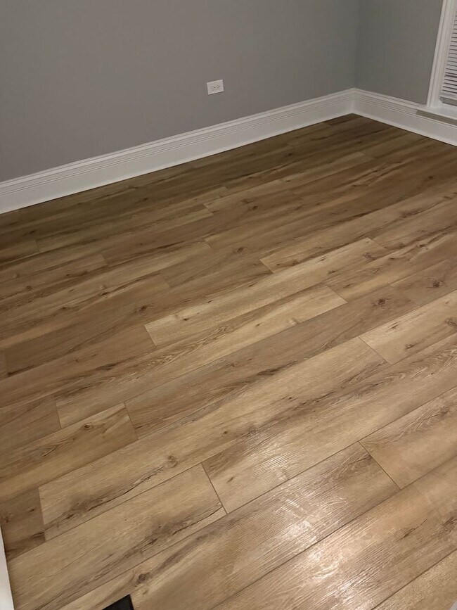 Building Photo - Beautiful 3-Bedroom / 2-Bathroom home available in Aurora