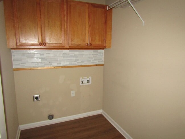 Building Photo - 908 Blane Ln