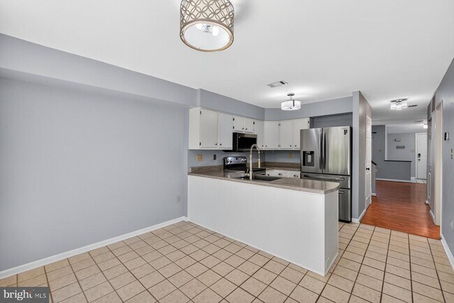 Building Photo - 18273 Leman Lake Dr