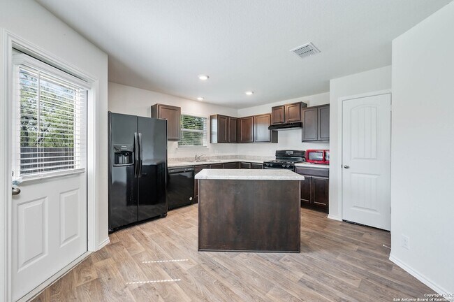 Building Photo - 5502 Rosillo Hill