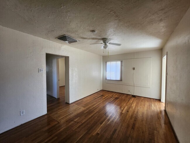 Building Photo - 1306 Los Tomases Dr NW