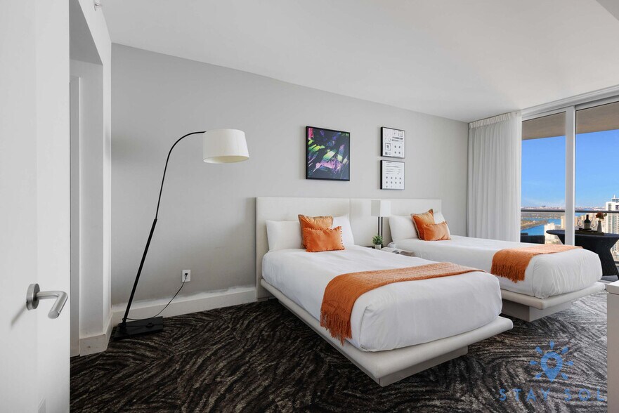 Building Photo - 4111 S Ocean Dr